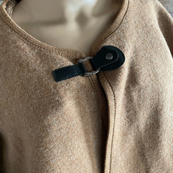 Warm and cute wrap! - Picture 4 of 7